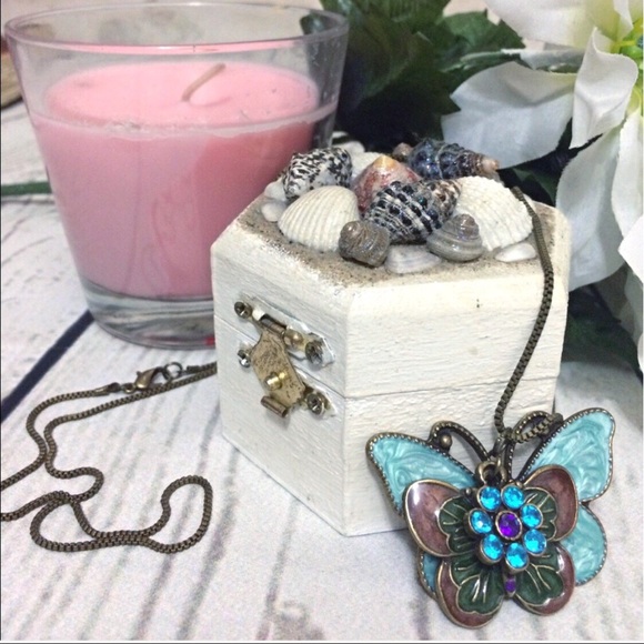 Butterfly Necklace - Picture 3 of 3
